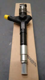 Wtryskiwacz Nissan Primera 2.2 Di - 16600-AU600 - obrazek 3