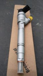 Wtryskiwacz  Opel Movano 2.5 DTI   - 0445110265