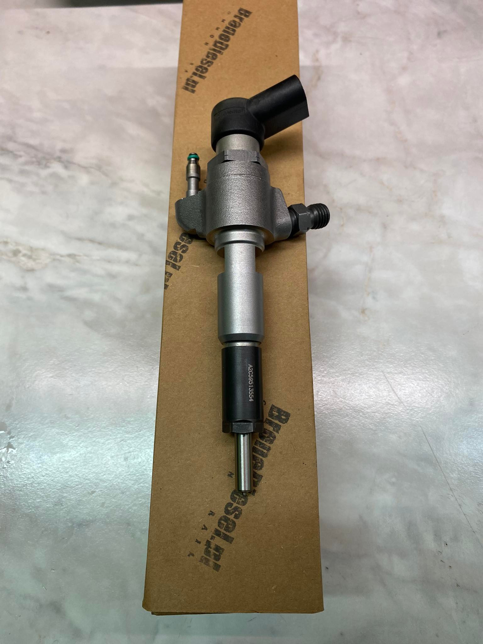 7282-Wtryskiwacz-Toyota-Landcruiser-3.0-D-23670-30080.jpg Wtryskiwacz Toyota Landcruiser 3.0 D - 23670-30080 - obrazek 1