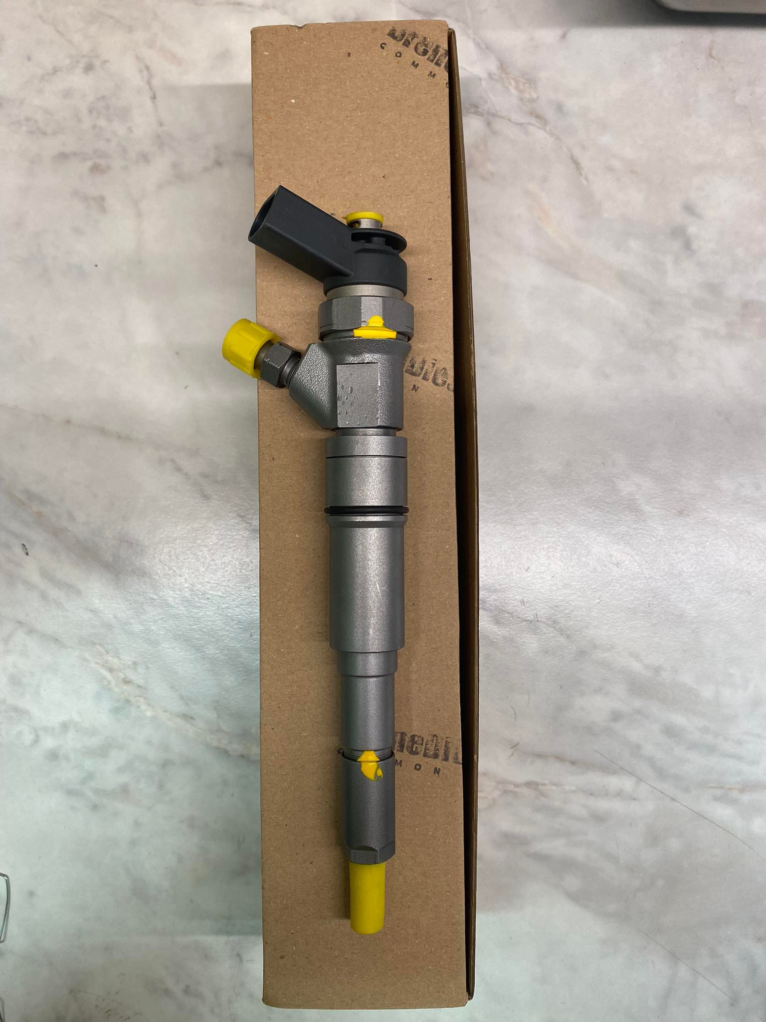 9841-Wtryskiwacz-BMW-5-Series-520d-2.0-0445110216.jpg Wtryskiwacz Bosch – Volvo 2.4 D5 – 0445110299 - obrazek 1