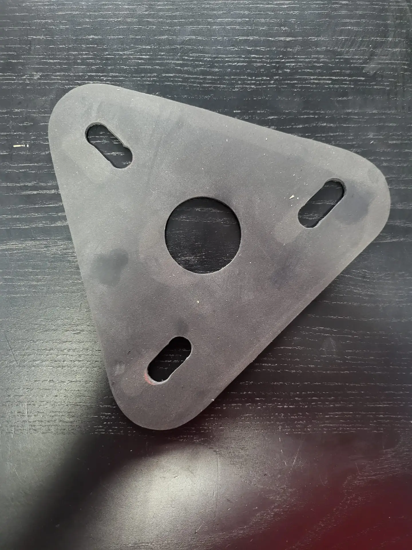 Zdjecie-WhatsApp-2023-12-11-o-12.21.51_4ea601d9.webp Trójkąt do mocowania filtra DPF - obrazek 1