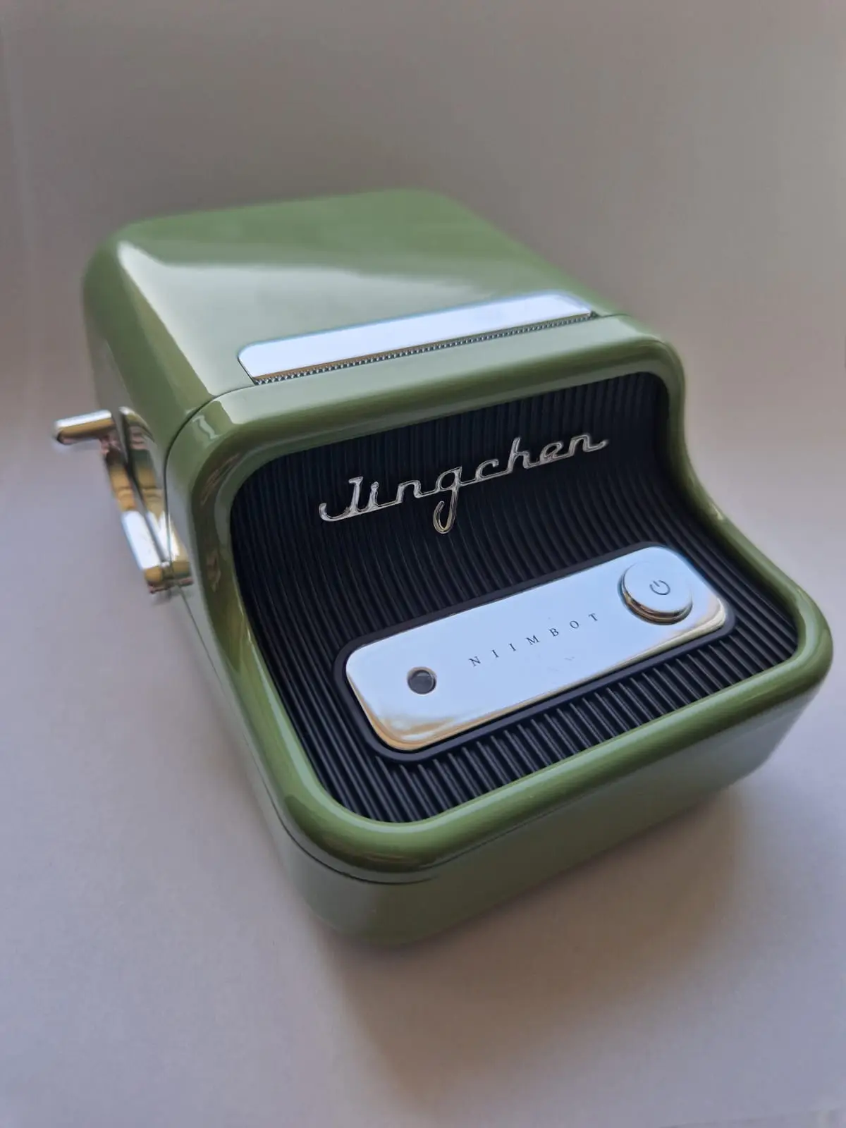 Zdjecie-WhatsApp-2024-03-27-o-09.18.43_2d6bec83.webp Drukarka etykiet i naklejek NIIMBOT B21 - obrazek 1