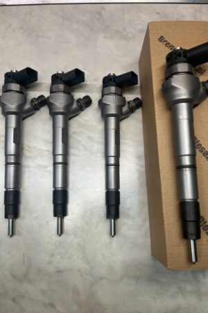 Wtryskiwacz BOSCH 0445110369, 03L130277J 2.0TDI